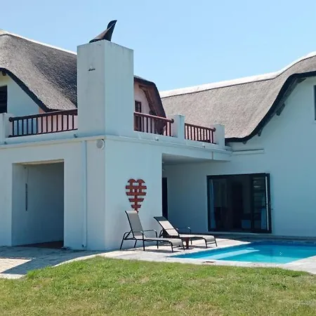 Whole House! Sleeps 6 With Solar Power And Pool Villa St Francis Bay Exterior photo