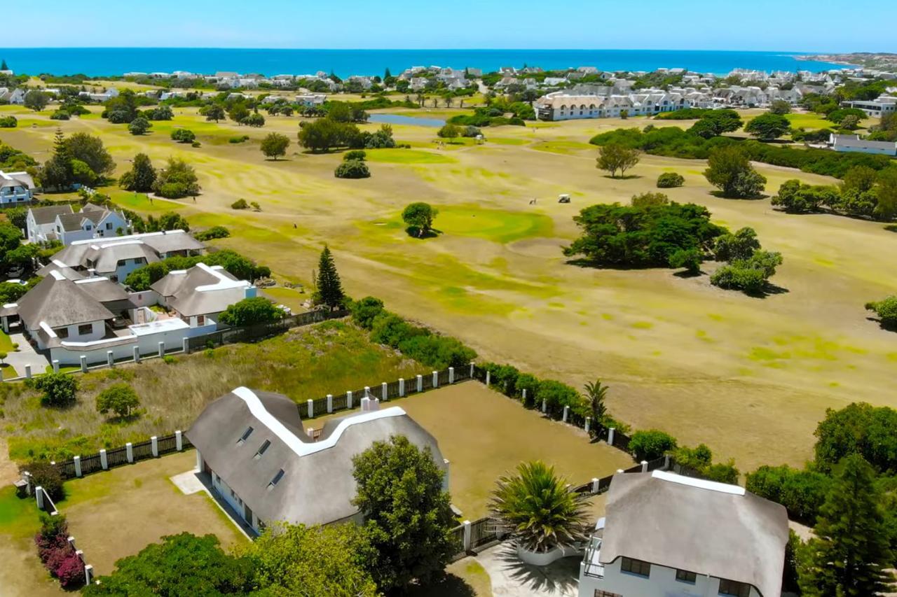 Whole House! Sleeps 6 With Solar Power And Pool Holiday home