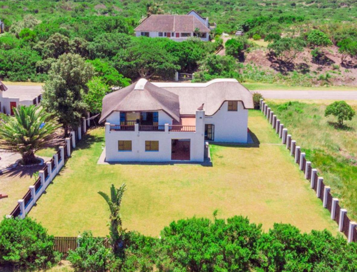 Whole House! Sleeps 6 With Solar Power And Pool St Francis Bay