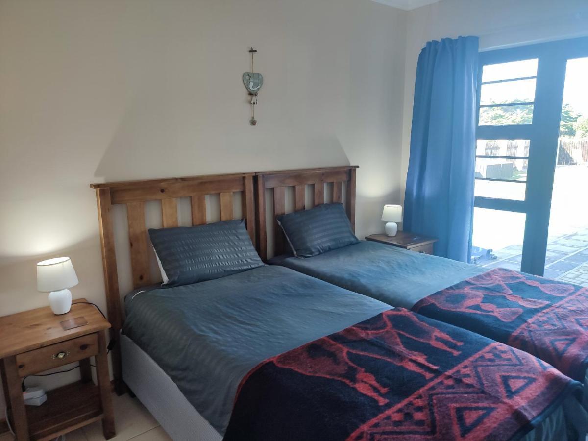 Whole House! Sleeps 6 With Solar Power And Pool Holiday home